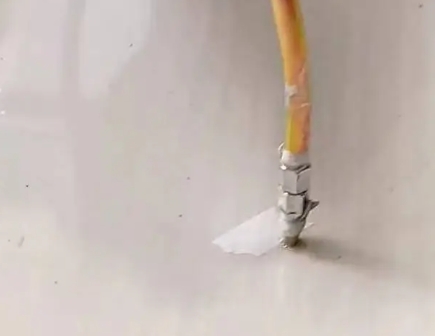 科尔沁左翼后瓷砖空鼓维修公司专业解答在瓷砖铺贴过程中，如果使用的砂料过粗（如全部使用了粗砂），可能会导致以下问题